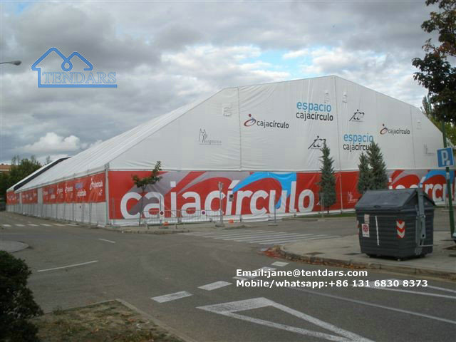 tenda de telhado poligonal